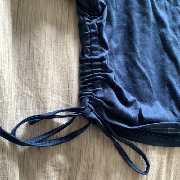 SHEIN Crop Top with Adjustable Ruching - Picture 3 of 4